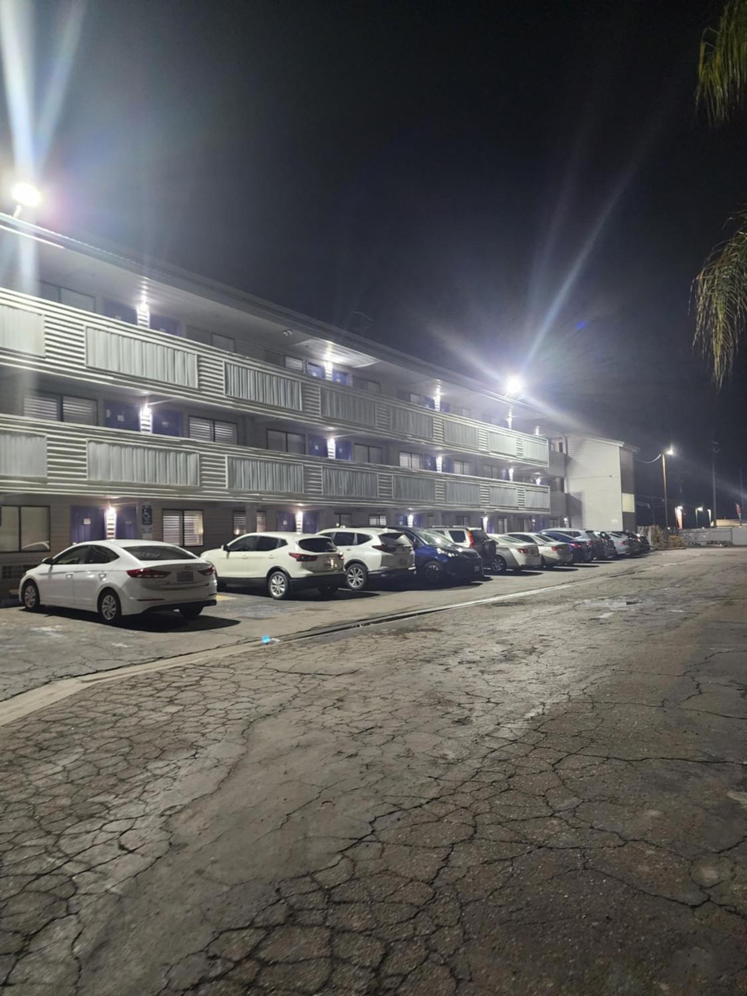 Budget Inn Corcoran Экстерьер фото