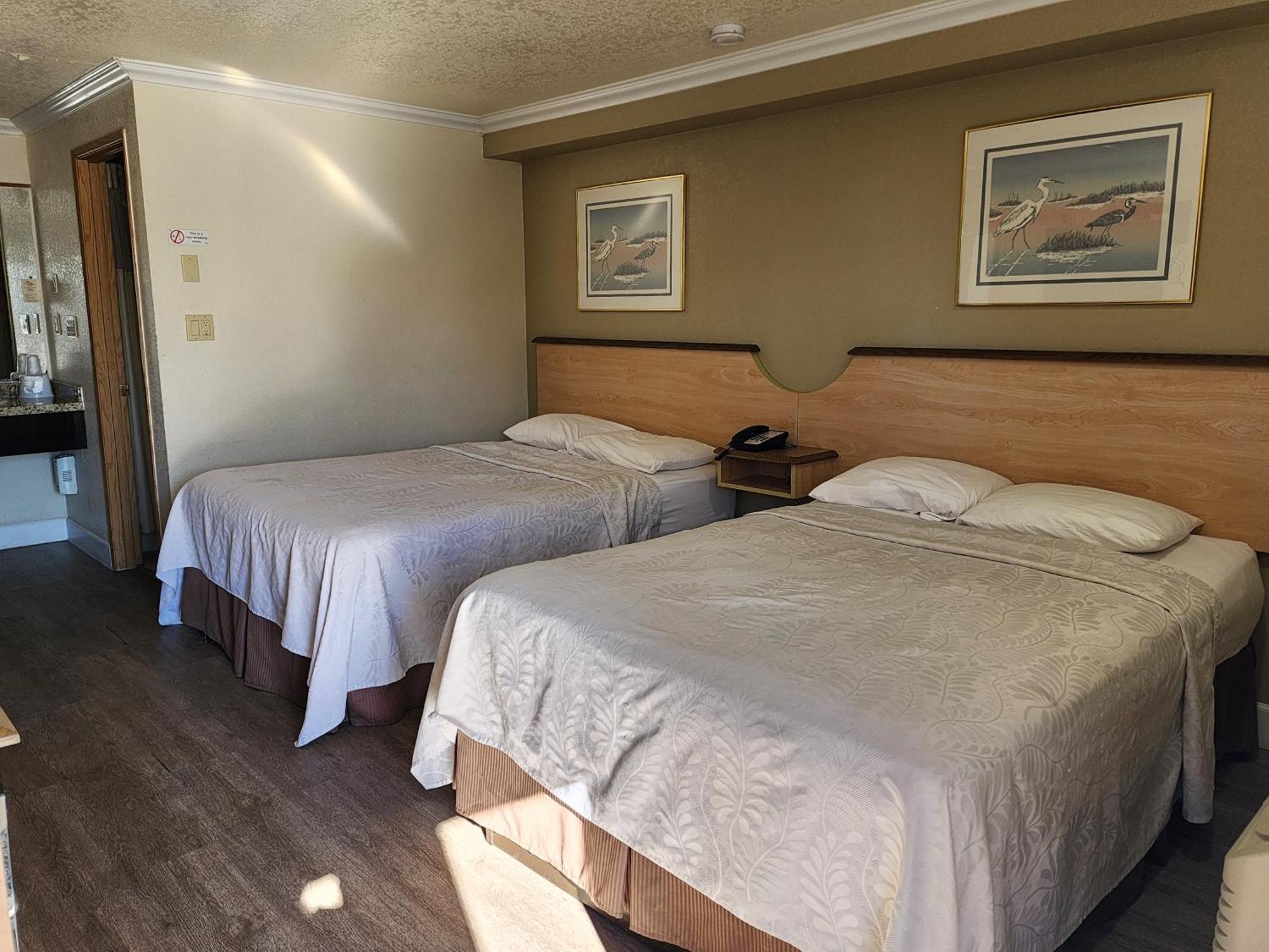 Budget Inn Corcoran Экстерьер фото