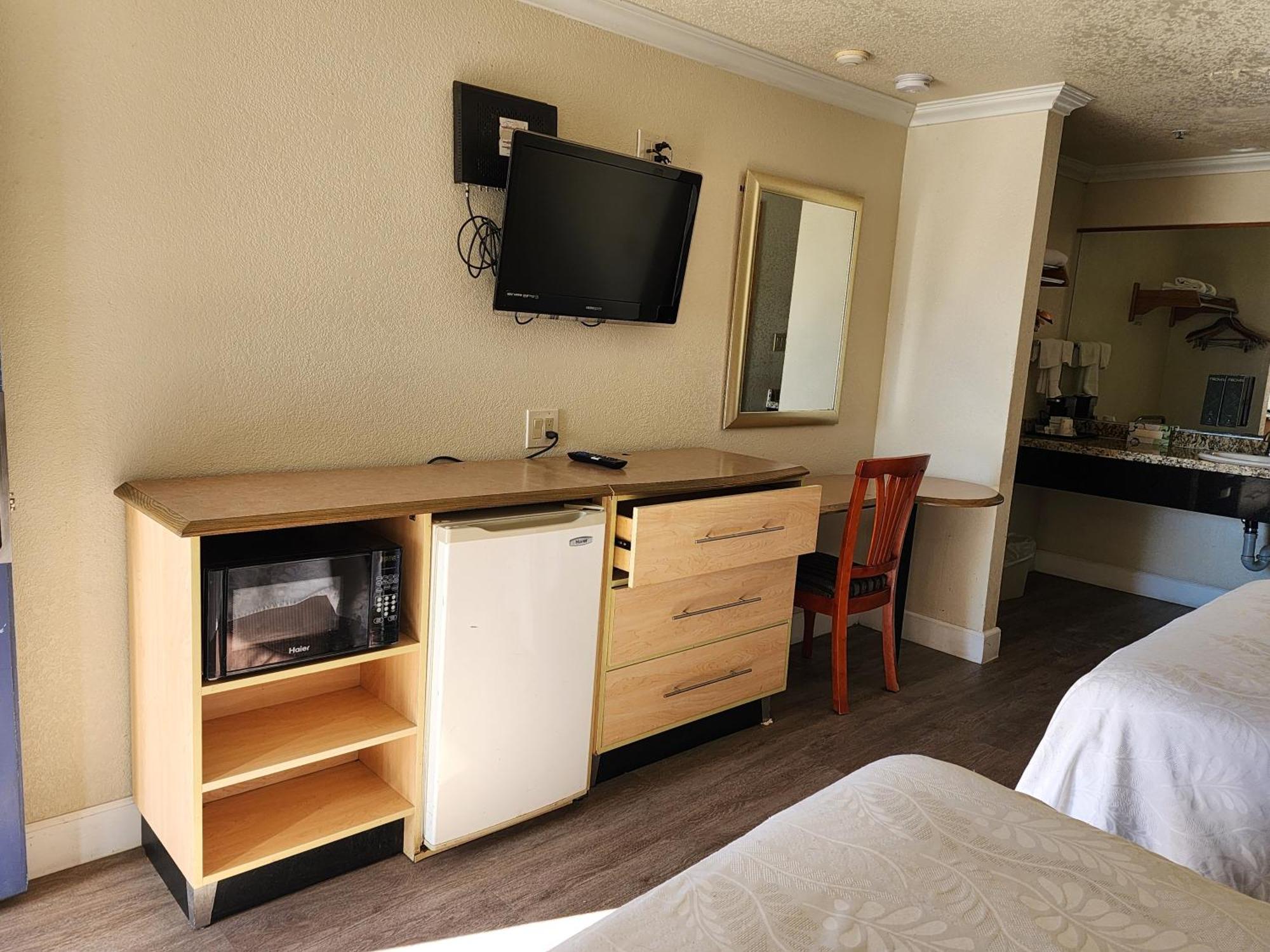 Budget Inn Corcoran Экстерьер фото