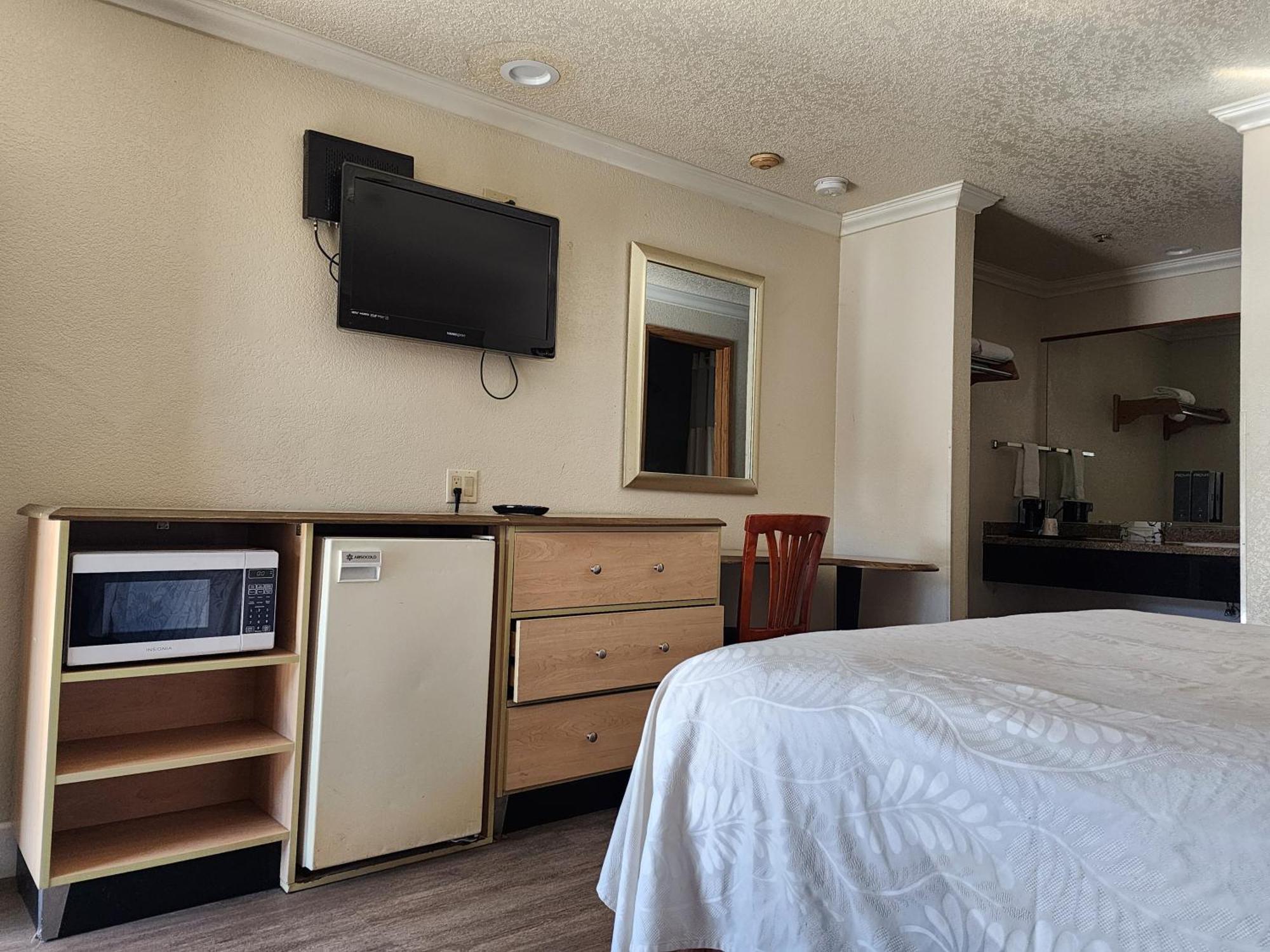 Budget Inn Corcoran Экстерьер фото
