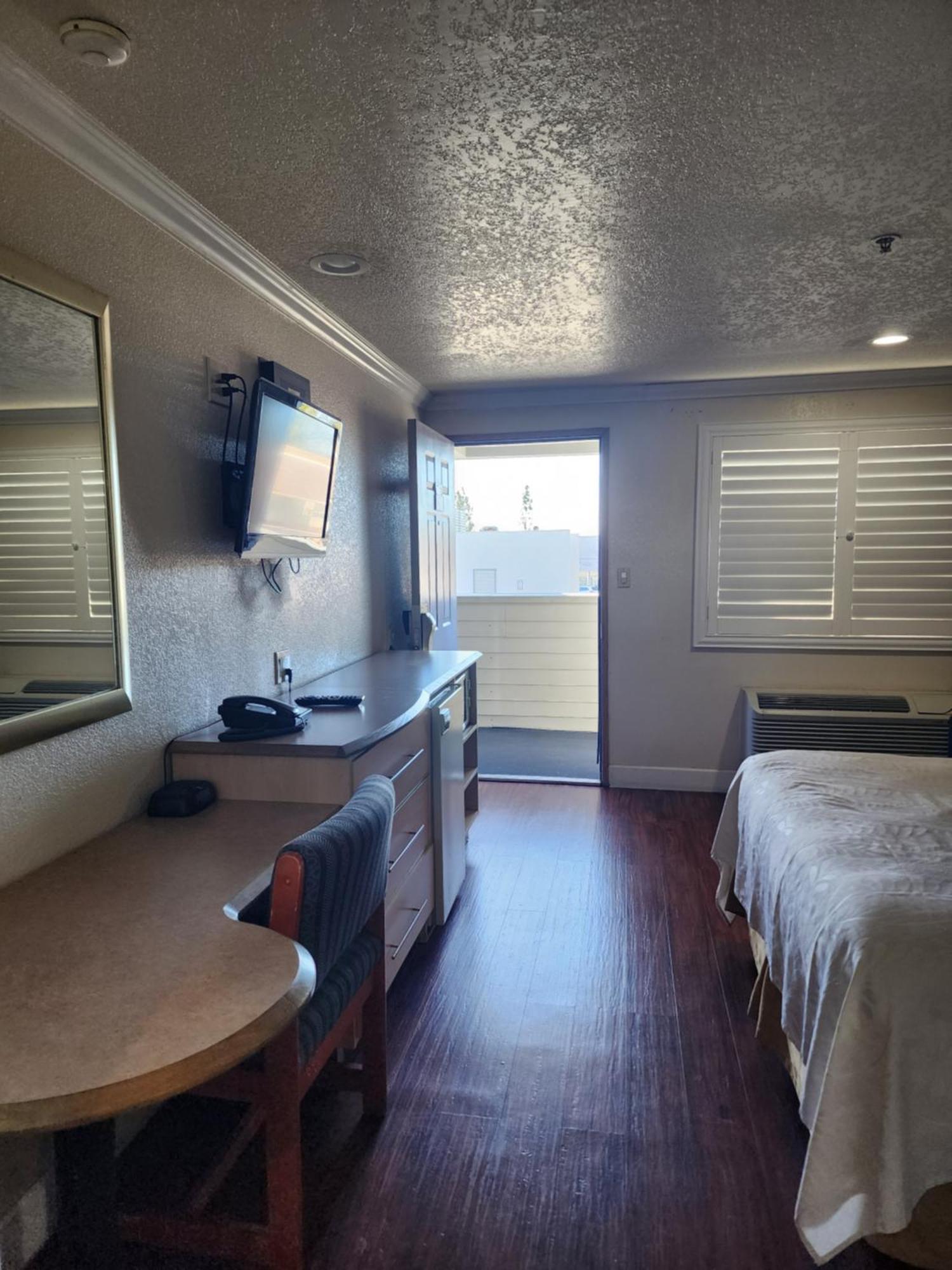 Budget Inn Corcoran Экстерьер фото