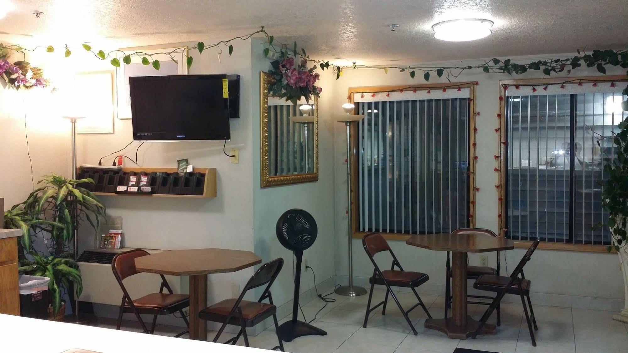 Budget Inn Corcoran Экстерьер фото