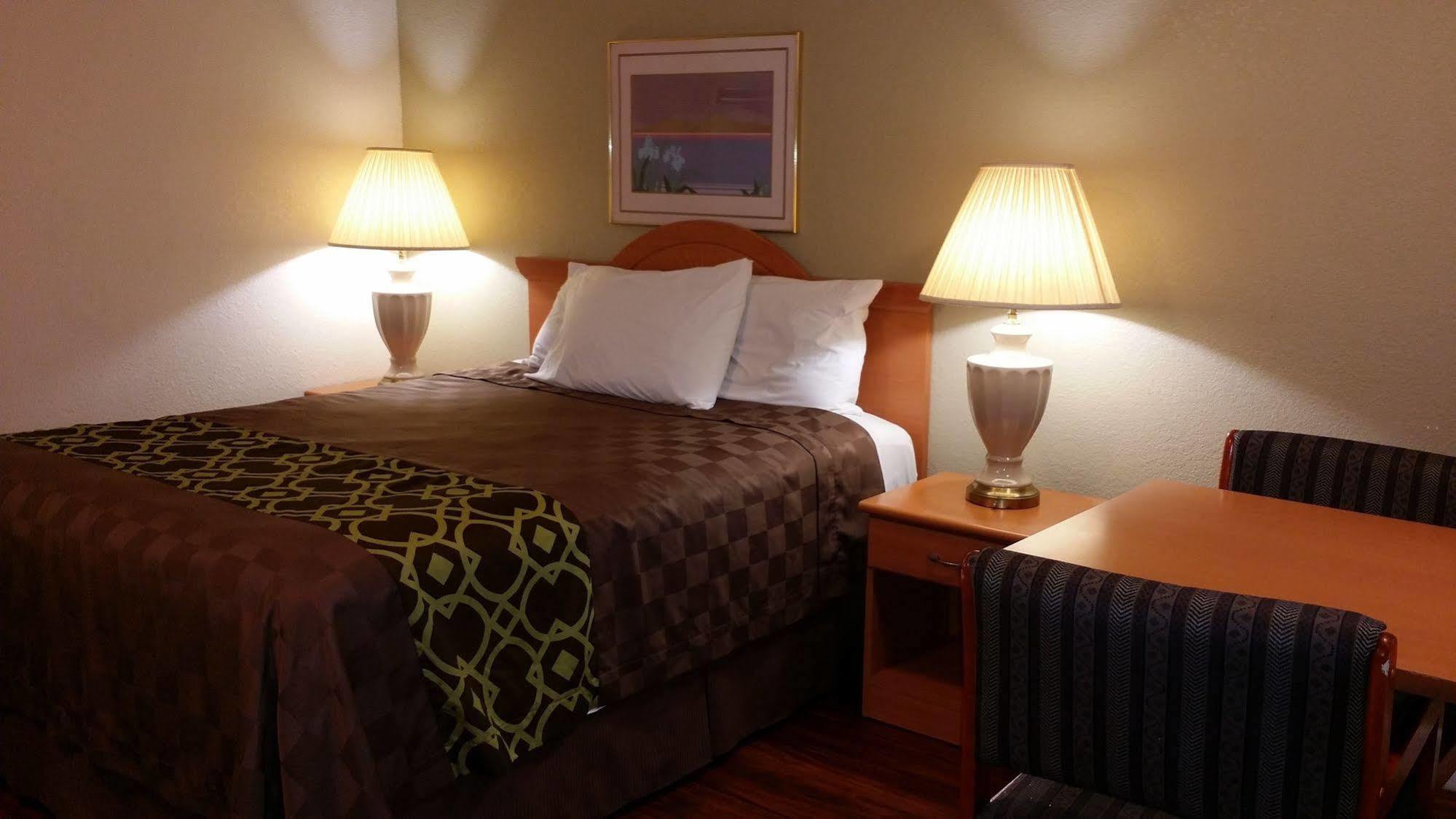 Budget Inn Corcoran Экстерьер фото