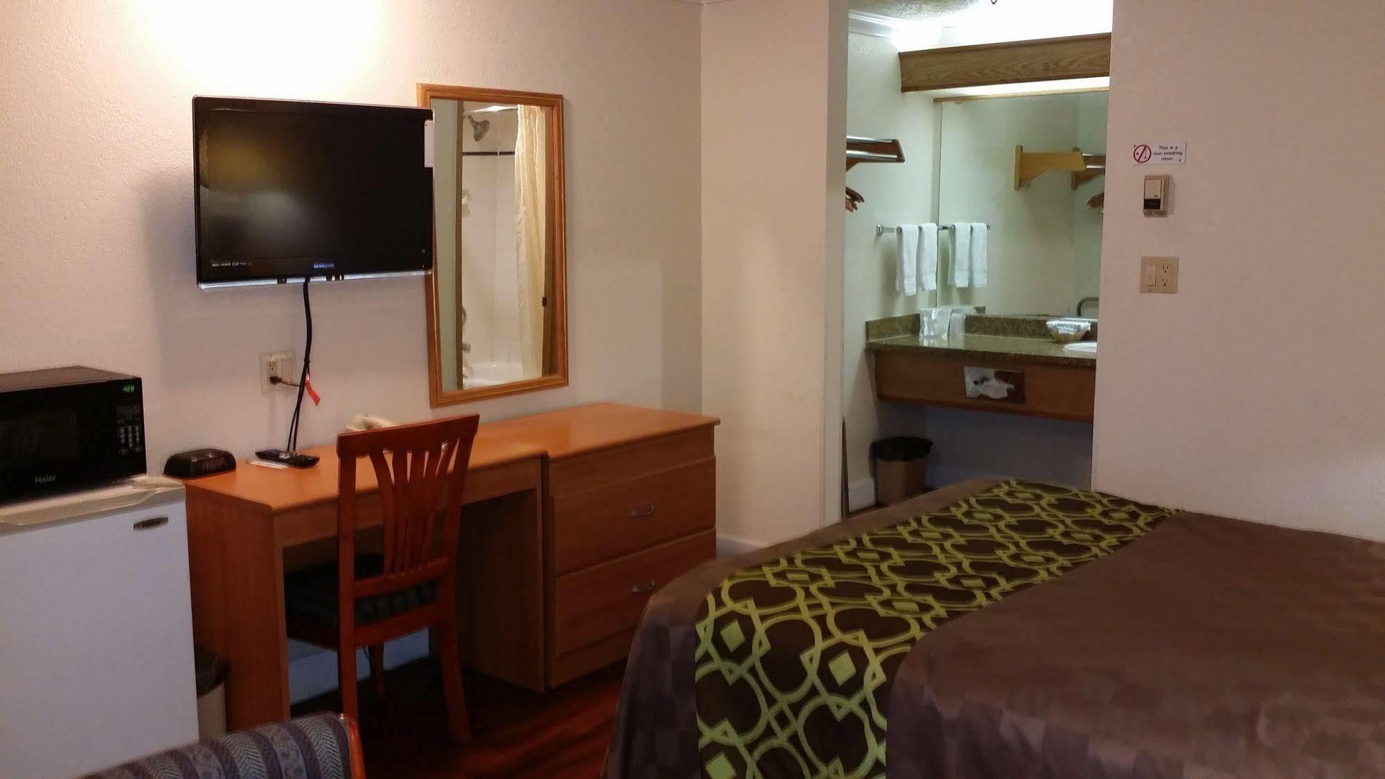 Budget Inn Corcoran Экстерьер фото