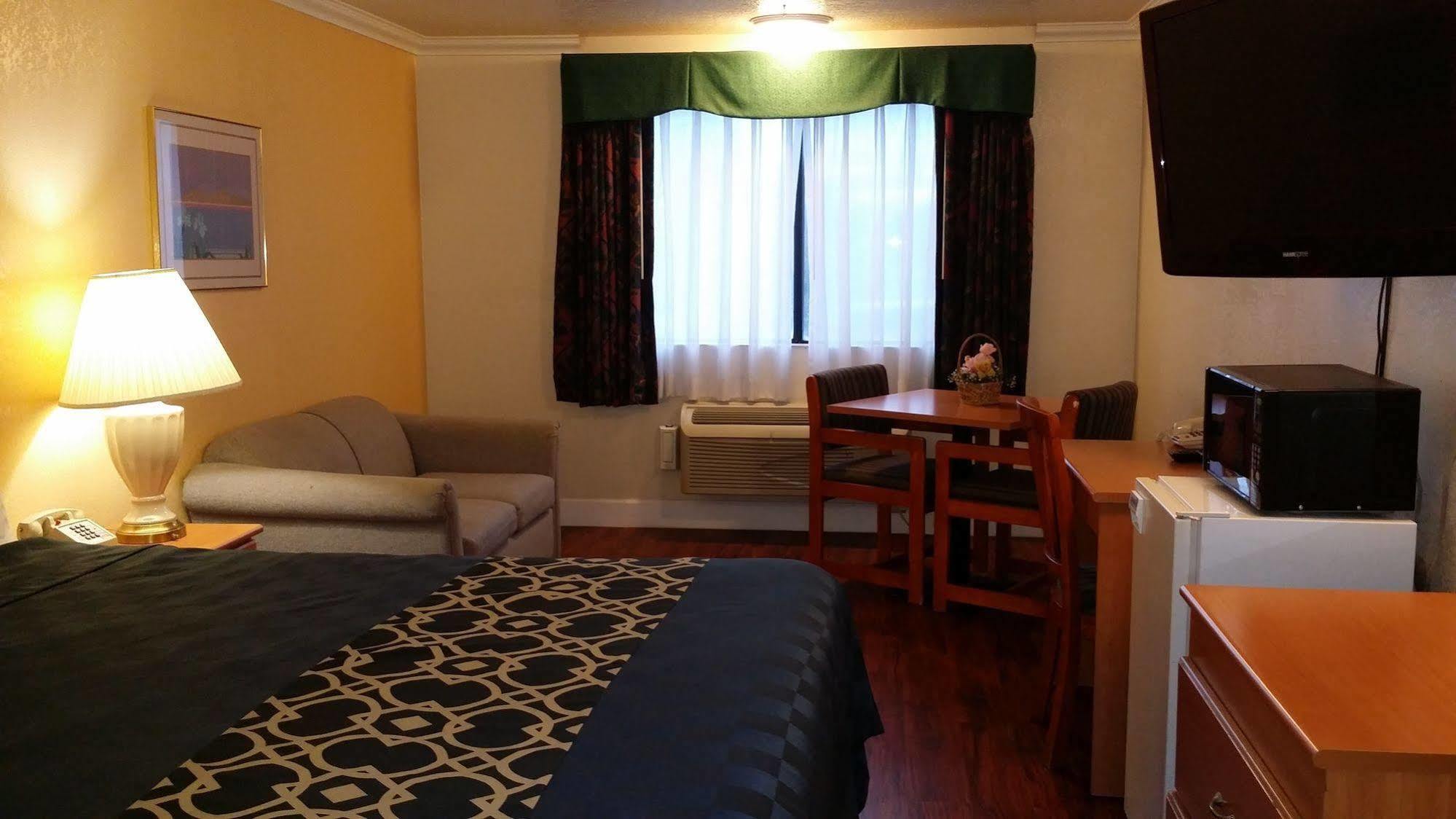 Budget Inn Corcoran Экстерьер фото