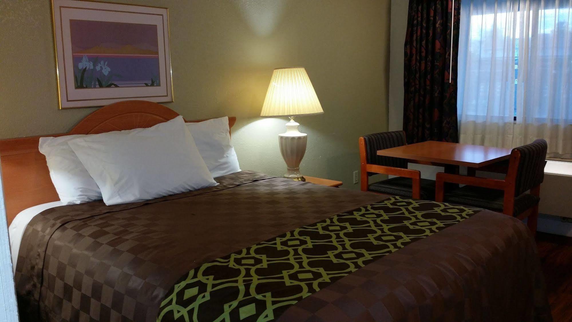 Budget Inn Corcoran Экстерьер фото